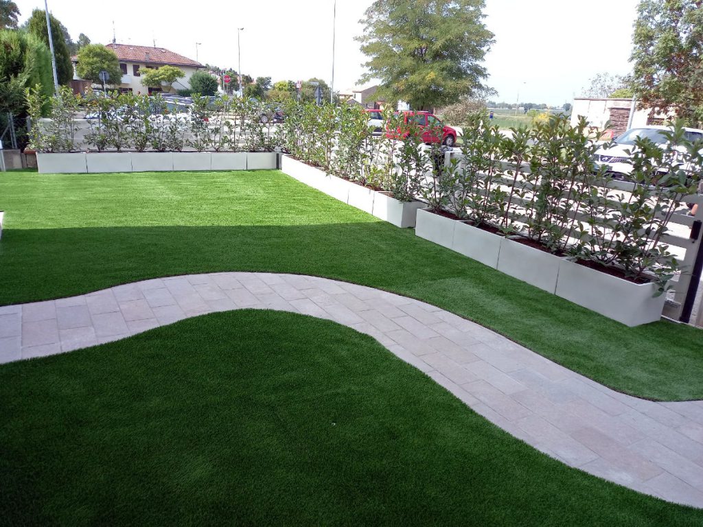 Realizzazione Prati Sintetico - Valenti Giardini